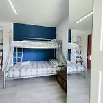 Aqua House 게스트하우스 2*