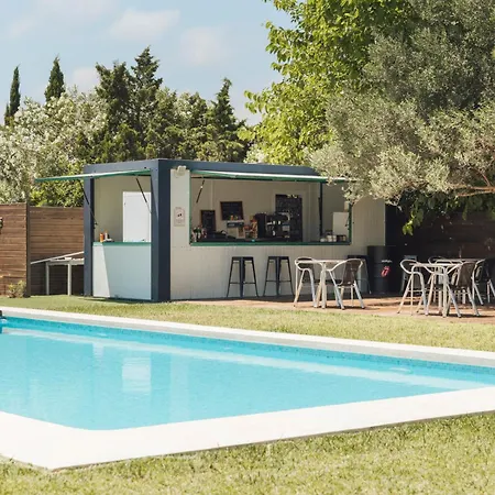 Pensjonat Aqua House 2*