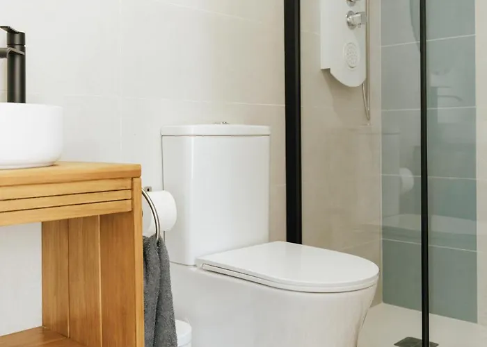 Pensjonat Aqua House 2*